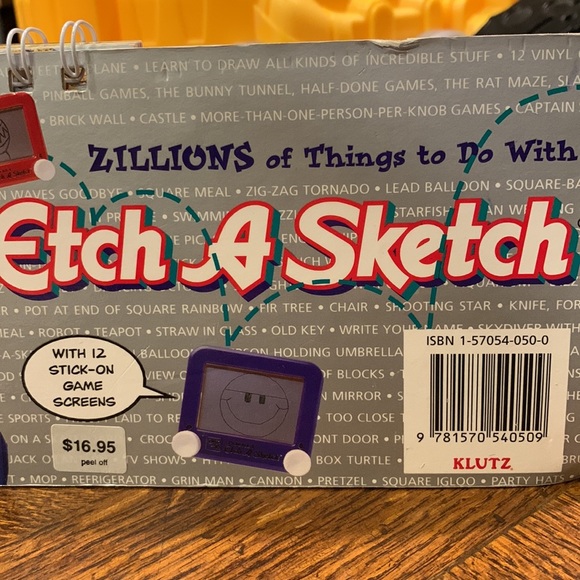 POCKET ETCH A SKETCH WITH BOOK - Picture 4 of 4